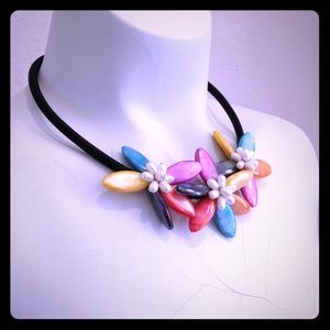 Lucoral pearl flower necklace
